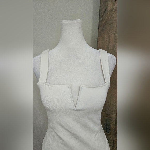CLOUD Ten White Notched Cropped Bustier Tank Top. Size Small - Picture 11 of 16